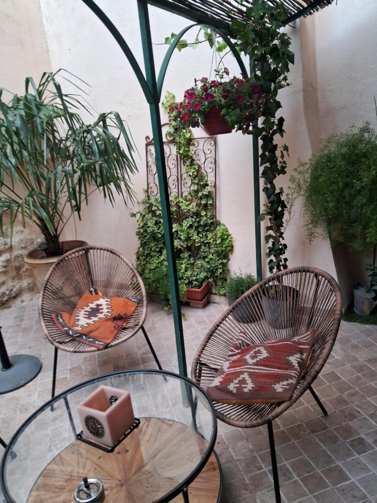 Le Clos Du Rouet Tarascon Exterior foto